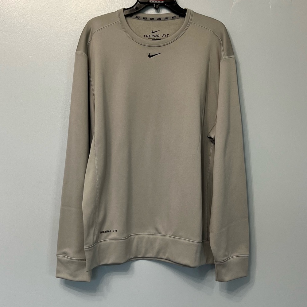 New Therma Fit Nike top